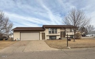 100 15th Circle Dr, Beulah, ND 58523