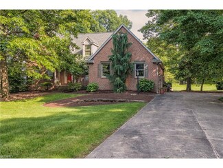 5548 Fox Tail Cir NW, Canton, OH 44718