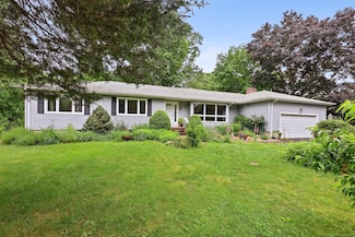 10 Pleasant Point Rd, Branford, CT 06405