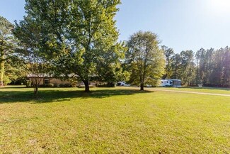 712 Deep Landing Rd, Tappahannock, VA 22560