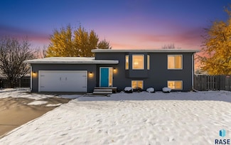 215 Atkins Dr, Tea, SD 57064