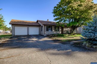 227 E Isabella St, Lebanon, OR 97355