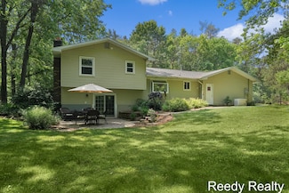 13155 Beckwith Dr NE, Lowell, MI 49331