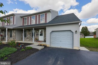 3476 Green Leaf Dr, Mount Joy, PA 17552