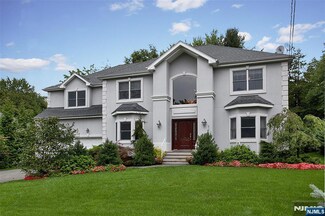 377 Ruckman Rd, Closter, NJ 07624