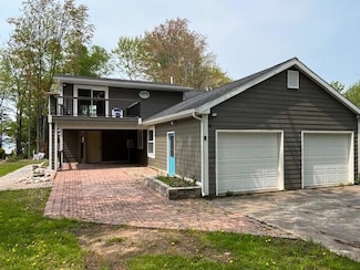 3344 Lakeshore Dr, Sault Sainte Marie, MI 49783