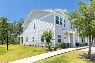 392 N Sand Palm Rd, Freeport, FL 32439
