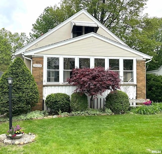 2618 W Ardmore Place, West Peoria, IL 61604