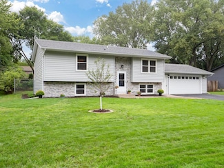 13041 Union Terrace Ln N, Champlin, MN 55316