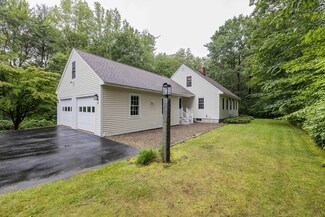 14 Mastwood Ln, Kennebunk, ME 04043