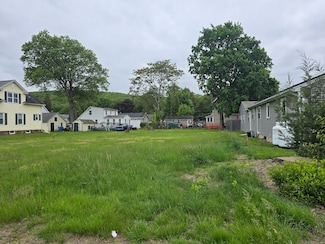 140 Lake Ave, Bristol, CT 06010