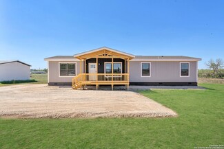 817 Rossville Rd, Somerset, TX 78069