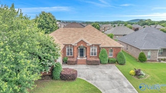 7515 Park Trace Ln SE, Owens Cross Roads, AL 35763