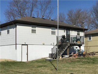 317 W 7th St, Edgerton, KS 66021