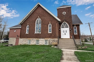94 Meridian St, Depew, NY 14043