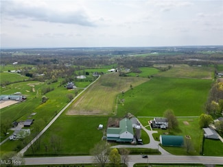 16321 Burton Windsor Rd, Middlefield, OH 44062