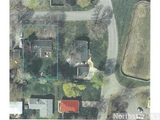 18545 18545 Azure Rd, Deephaven, MN 55391