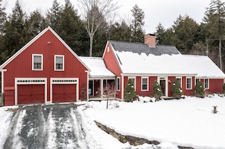 328 Fletcher Ln, Hartford, VT 05001