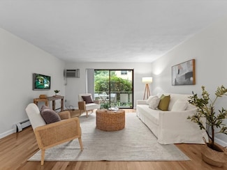 56 Bigelow Ave Unit 15, Watertown, MA 02472
