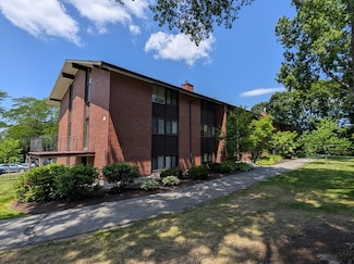 1 Longwood Dr Unit 105, Andover, MA 01810