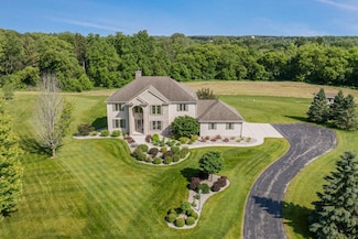 184 Scenic Ridge Ct, Colgate, WI 53017