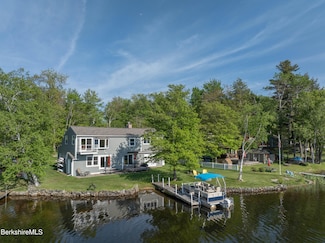 321 Ashmere Rd, Hinsdale, MA 01235