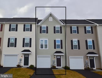 30 Quebec Ct, Falling Waters, WV 25419