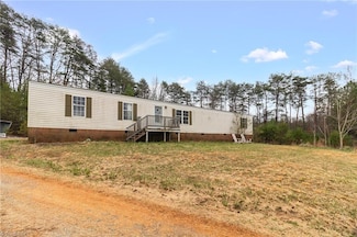 216 Star View Dr, King, NC 27021