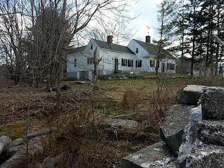 97 Mill St, Waldoboro, ME 04572