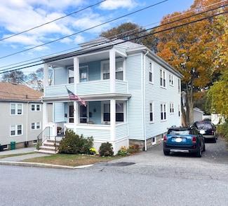 38 Leonard St, Woburn, MA 01801
