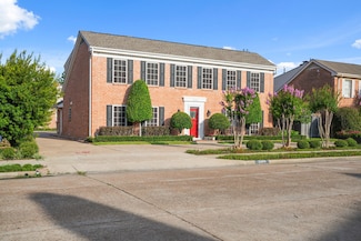 2200 Potomac Dr, Houston, TX 77057