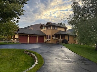 310 Dakota Dr, Hailey, ID 83333