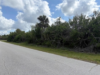 6094 Collier St, Englewood, FL 34224