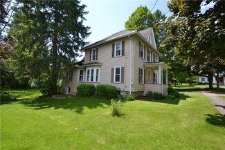 251 W Gibson St, Canandaigua, NY 14424
