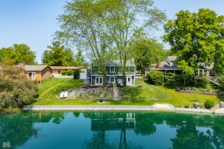 3701 Sandy Hook Dr, Columbus, IN 47203