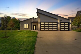 2912 Lavender Pkwy, Faribault, MN 55021