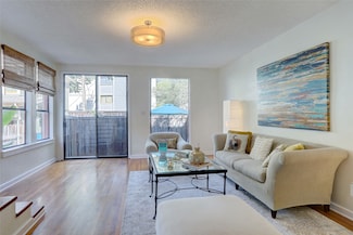 4819 Swiss Ave Unit C, Dallas, TX 75204