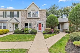 8 Ambrose Ct, Holmdel, NJ 07733