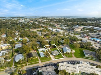 2194 Ponce de Leon Cir, Vero Beach, FL 32960