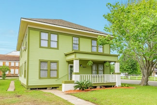 331 W Broad St, Freeport, TX 77541