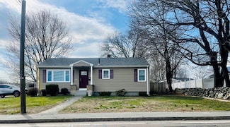 1971 County St, Somerset, MA 02726