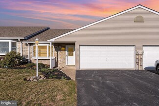 2462 Pin Oak Dr Unit 73, York, PA 17406