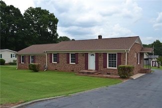 103 N 13th Ave, Mayodan, NC 27027