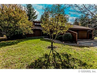 3 Fencewood Ln, Hamlin, NY 14464