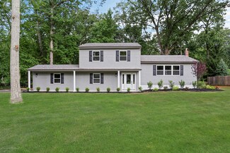 4 High Point Rd, Lincroft, NJ 07738