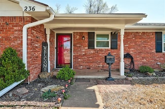 236 E 30th St, Edmond, OK 73013