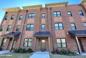 129 Lexington Ln, Southern Pines, NC 28387