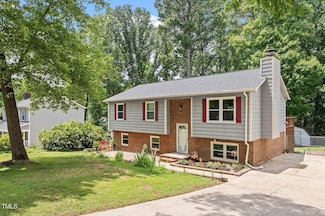 105 Otter Dr, Cary, NC 27513