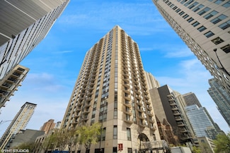 70 W Huron St Unit 606, Chicago, IL 60654
