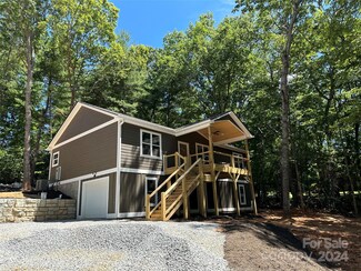 121 Lady Bear Ln, Fletcher, NC 28732